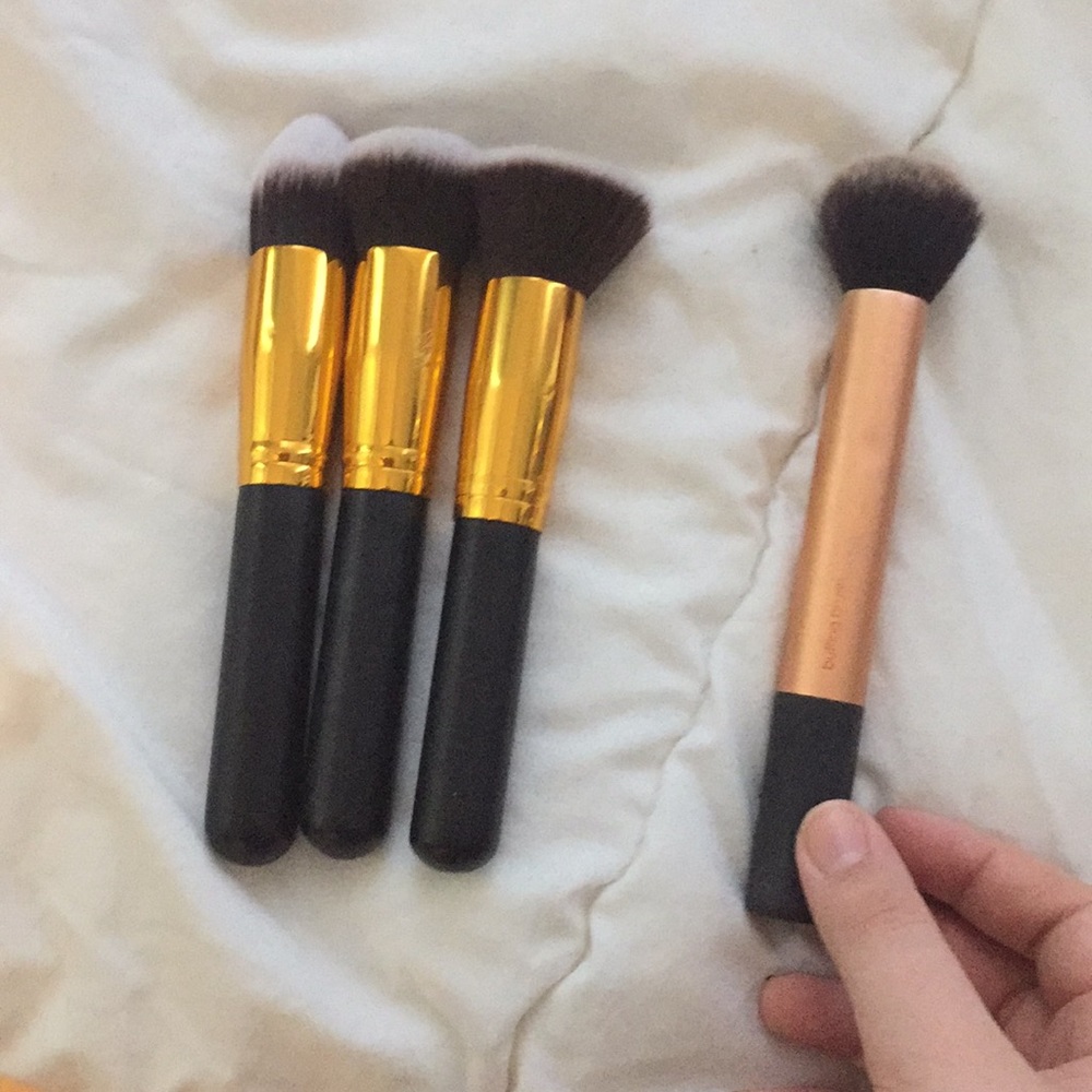 SALE 3pc foundation brush set+brush cleaner - Picture 8 of 8